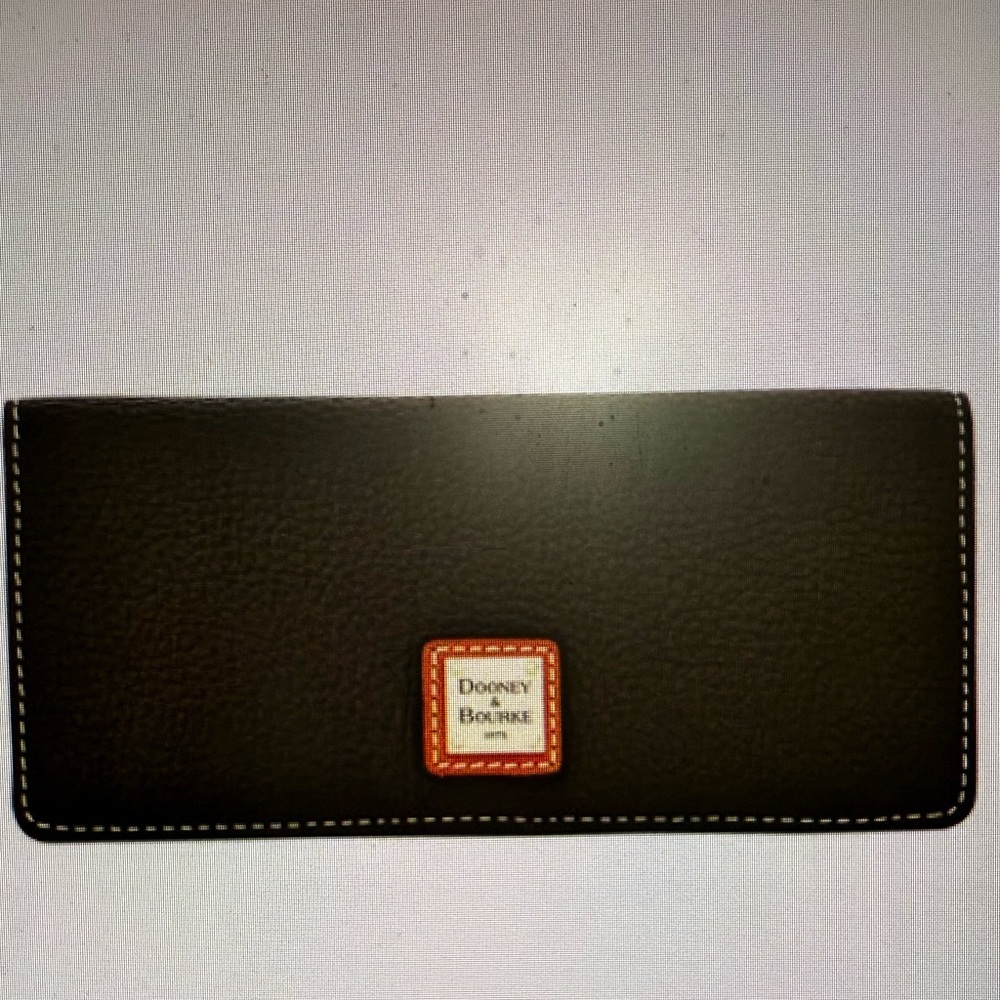 NWT: Dooney & Bourke Black Pebble Grain Wallet